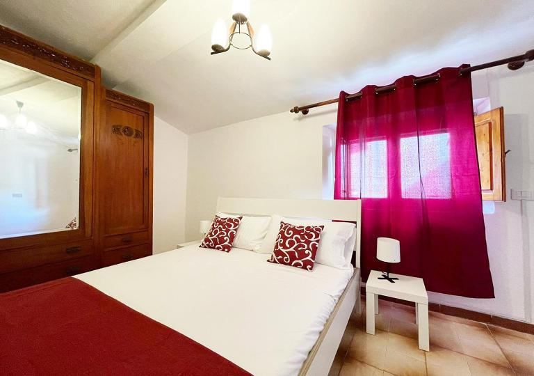 LaureLiving Holiday Home Casa Regina - B&B La Maddalena