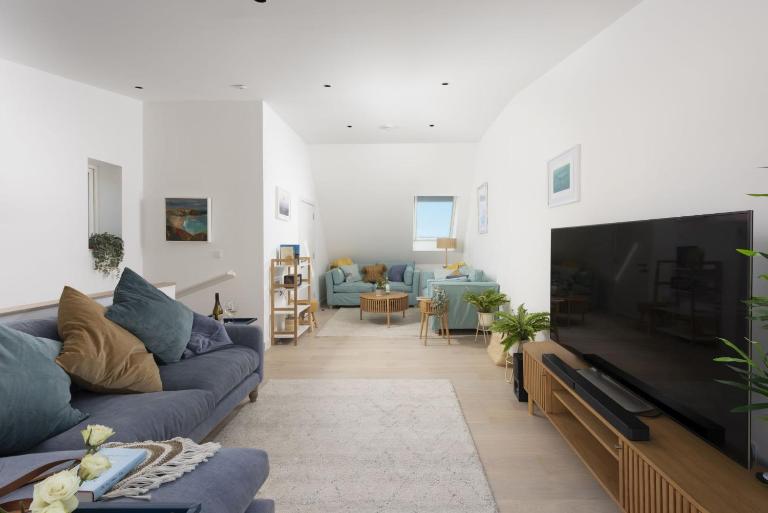 Solstice Beach House - Close to the Beach, Wi-Fi, Parking - B&B Newquay