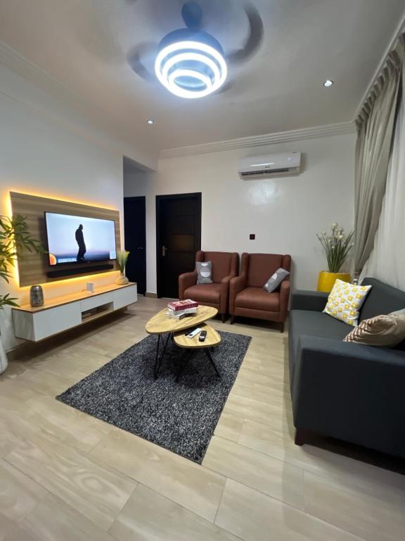 Pebbles Nest - B&B Kwabenya