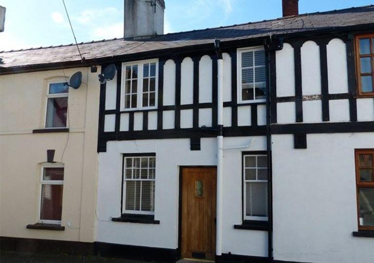Charming newly renovated 3 bed cottage in Brecon town with private garden & pets welcome - Chambres d'hôtes Brecon