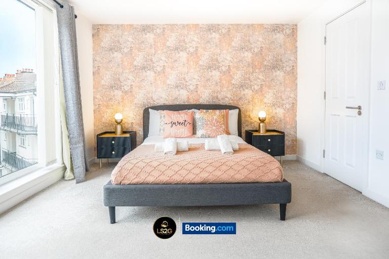 Modern 2-Bed Apartment in Greenwich By LS2G Stays - B&B London