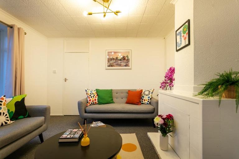 3-Beds Sleeps 5 w Parking 10 mins from Centre - B&B Nottingham