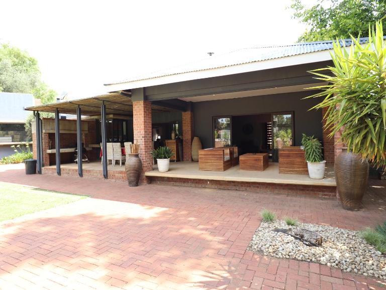 Modern 2 Bedroom Home - B&B Bloemfontein