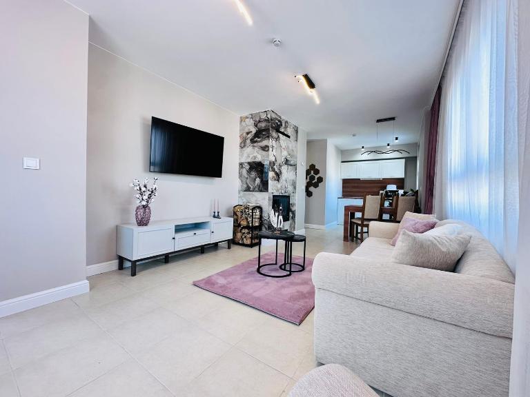 Elegance28 - Stylish Mountain Retreat in Bansko by Flat Mаnager - B&B Bansko