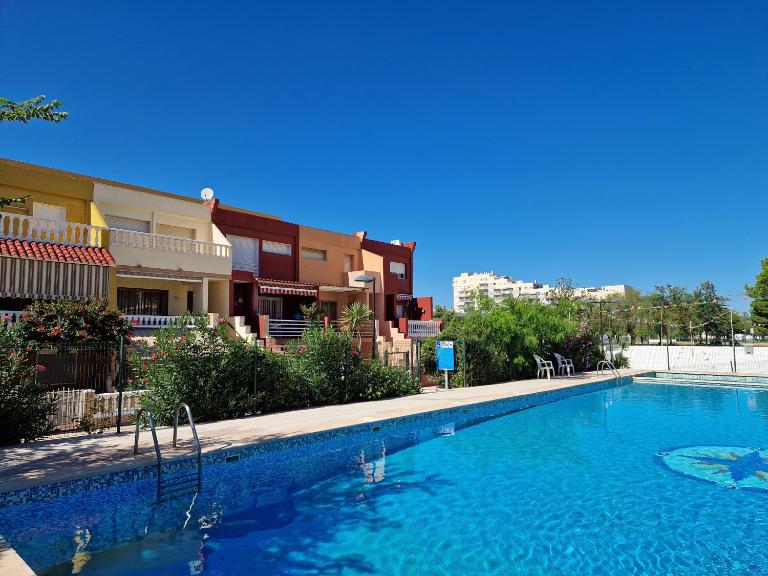 Casa con Barbacoa en Urbanización Privada - B&B Valencia