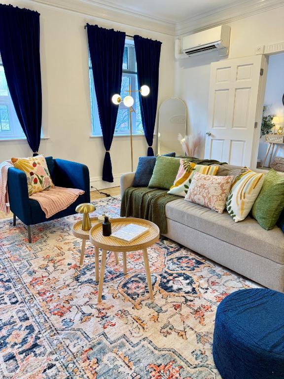 Chic Living on Newbury Street - B&B Boston