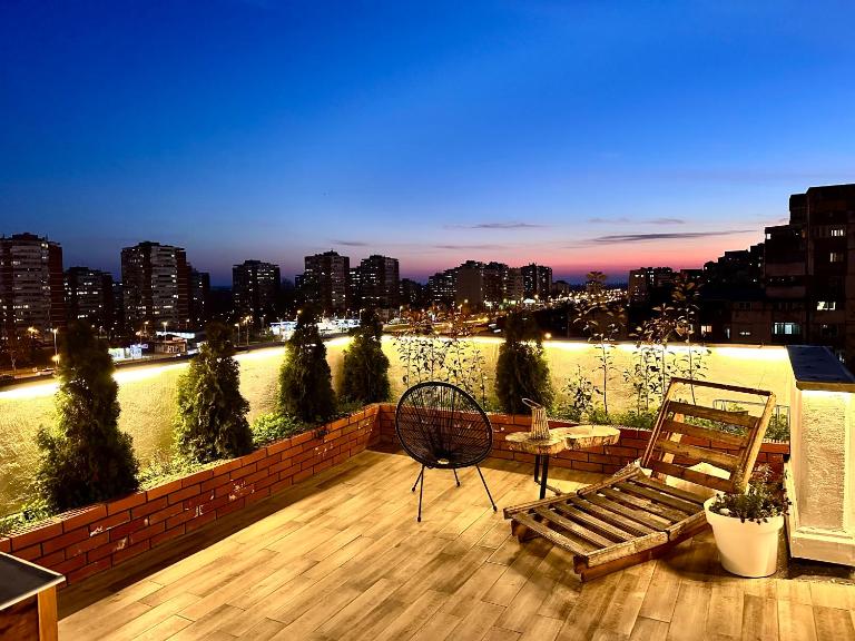 Golden Sunset Terrace Apartment Ana - B&B Belgrade