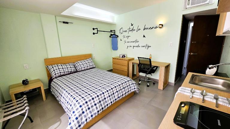 A04 Premium Suite WHITE Cocina Terraza Companies Work Teams 1-2 PAX - B&B Cuautitlán Izcalli