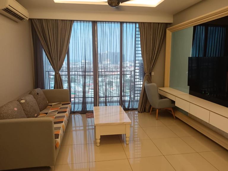 Cozy 3-bedroom Apartment with Swimming Pool - B&B Malacca