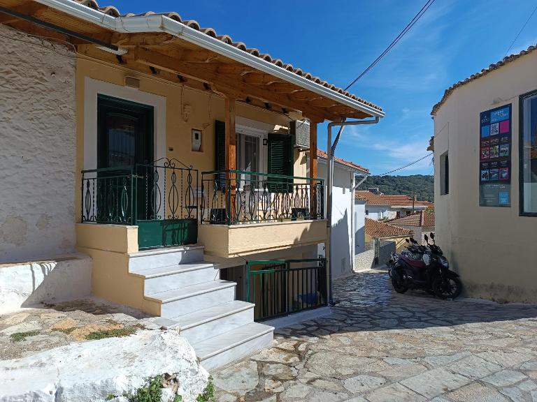 Xeni's House - Chambres d'hôtes Mikínai