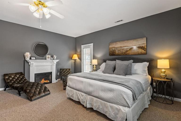 Charming Downtown Suite with Modern Comforts - Depot - B&B Blue Ridge