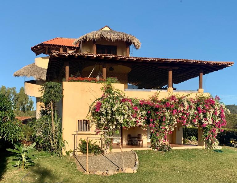 Beautiful and Secluded Luxury Beach Home near Troncones - B&B Troncones