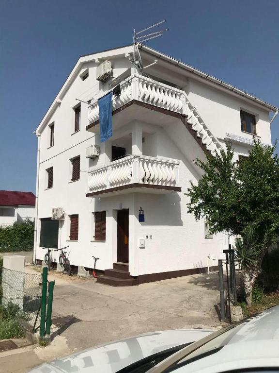 Apartmány Suzi number 3 - Chambres d'hôtes Privlaka