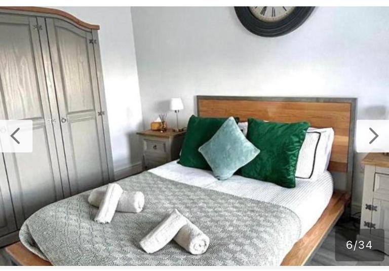 Modern and Luxurious 4 bedroom house - Ferienwohnung Bangor