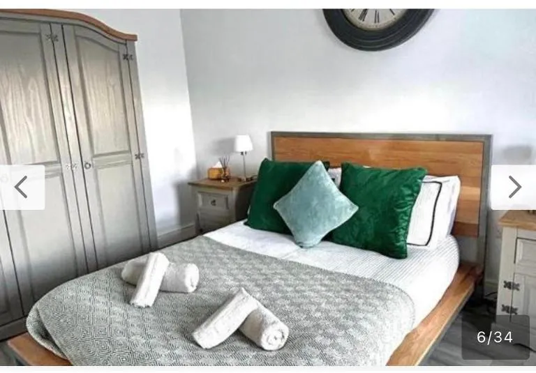 Modern and Luxurious 4 bedroom house - Chambres d'hôtes Bangor