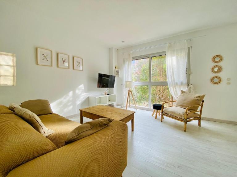 Duplex 3 Chambres Proche Gare Clim, WIFI, parking - B&B Perpignano