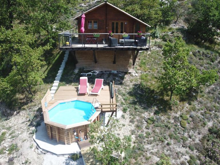 Chalet sur pilotis avec piscine privée - Bed and Breakfast Lucéram