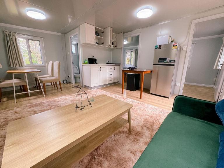 AAK cabin - standalone riverfront cabin - B&B Malanda