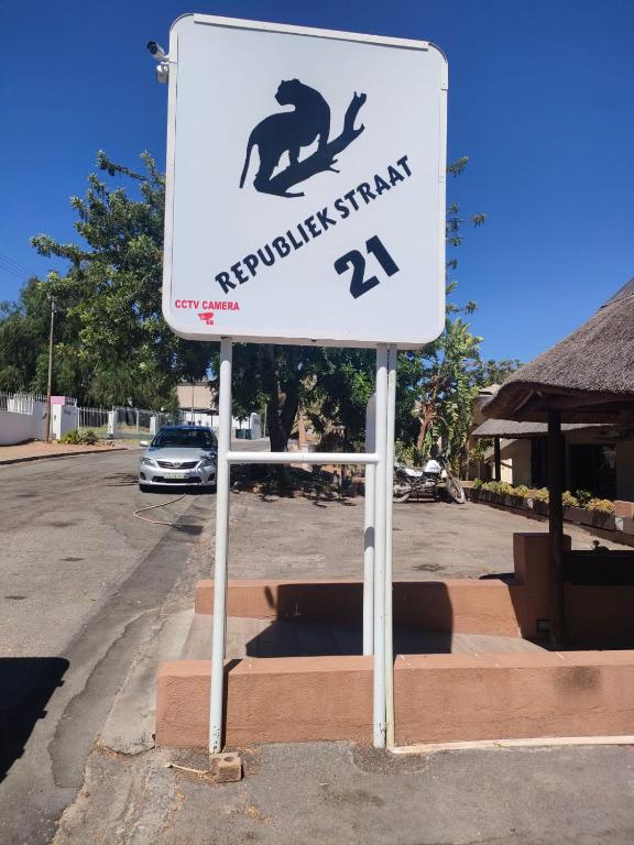 Leopard Tree Guesthouse - B&B Springbok