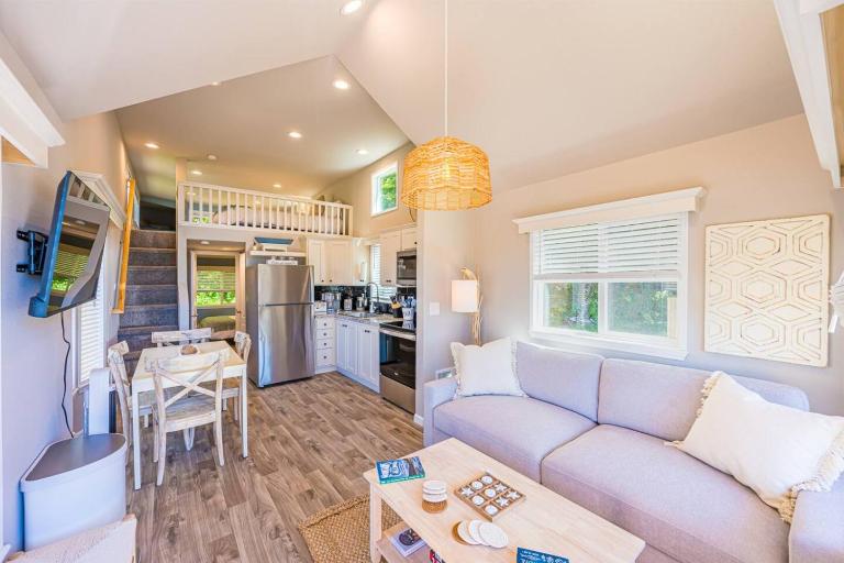 Rainforest Tiny Home Retreat Coastal - B&B Forks