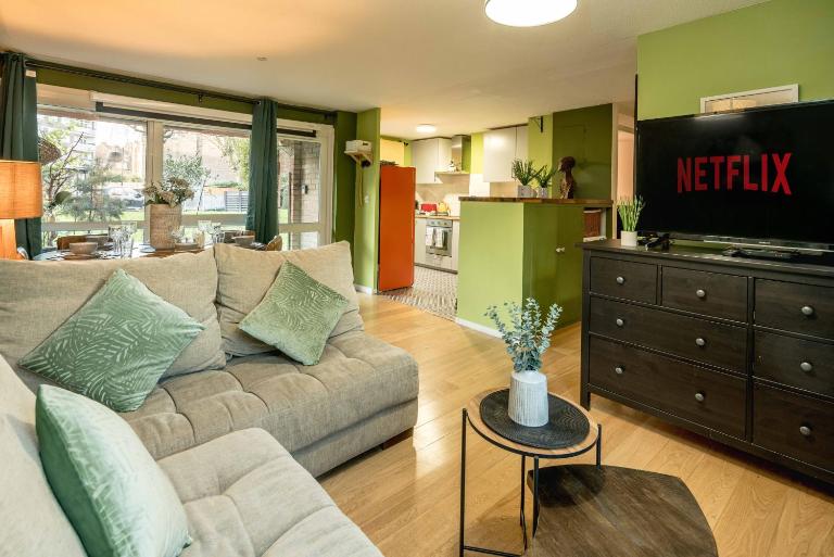 25 Percent Off- Stylish & Central Family-Friendly Apt Near London Bridge & The Shard - Parking & Near to 3 Stations! - Ferienwohnung London