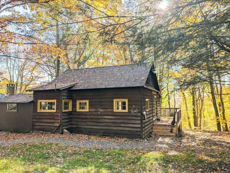 Rustic Retreat Fireplace, Casino, Camelback Close to everything! - B&B Mount Pocono