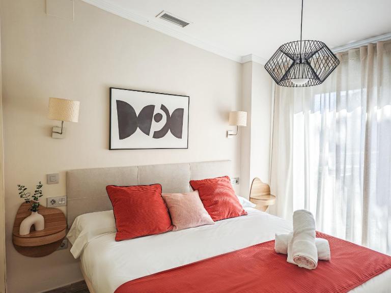 AZZ Sevilla Torre de la Plata Apartamentos - B&B Seville