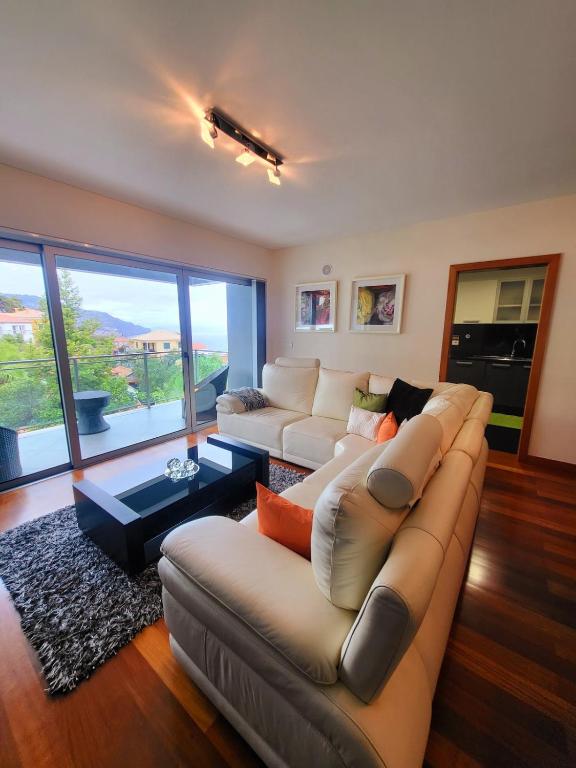 Las Rosas Vista Baia do Funchal - Bed and Breakfast Funchal
