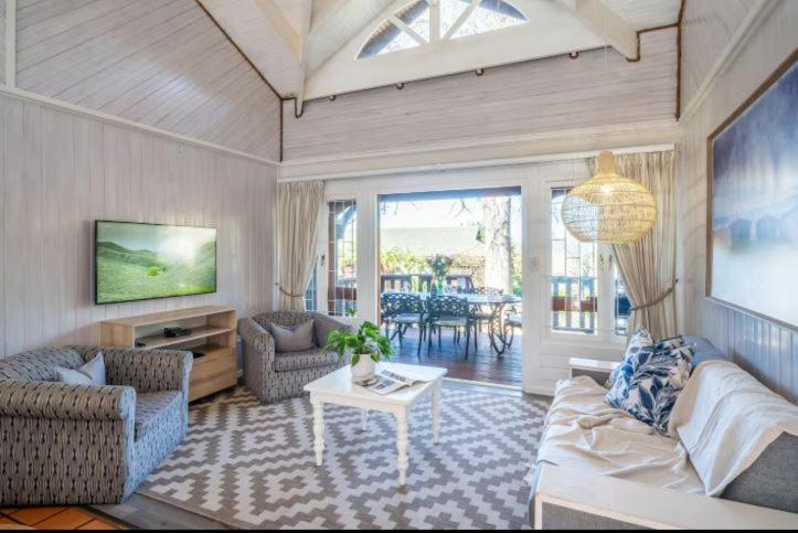 Knysna Lagoon - Sundance Chalet - Bed and Breakfast Knysna