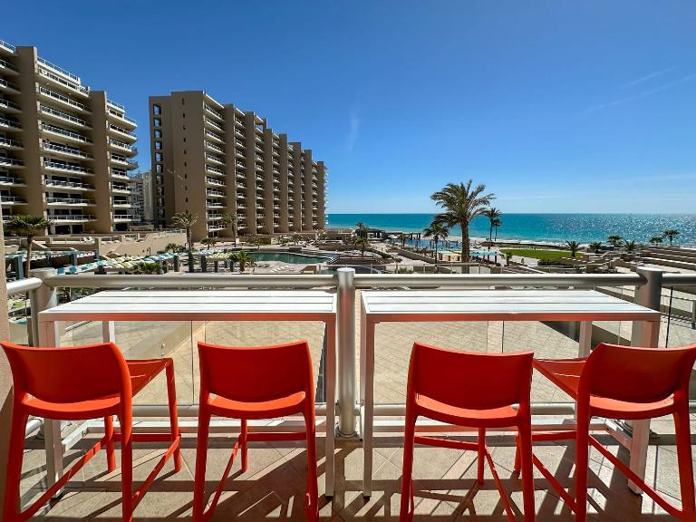 Luxury 4 Bed Condo with Huge Deck - Bed and Breakfast Puerto Peñasco