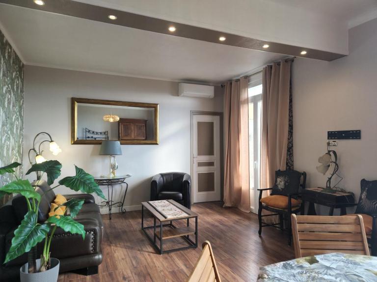 Proche centre ville, GIP ASFO, vue sur le jardin - Chambres d'hôtes Grasse
