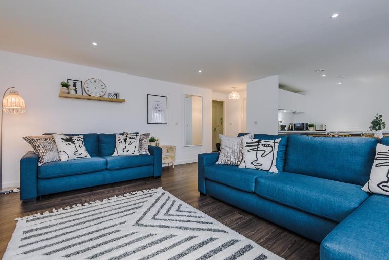 Flatzy - City Centre Flat With Free Parking - Bed and Breakfast Liverpool