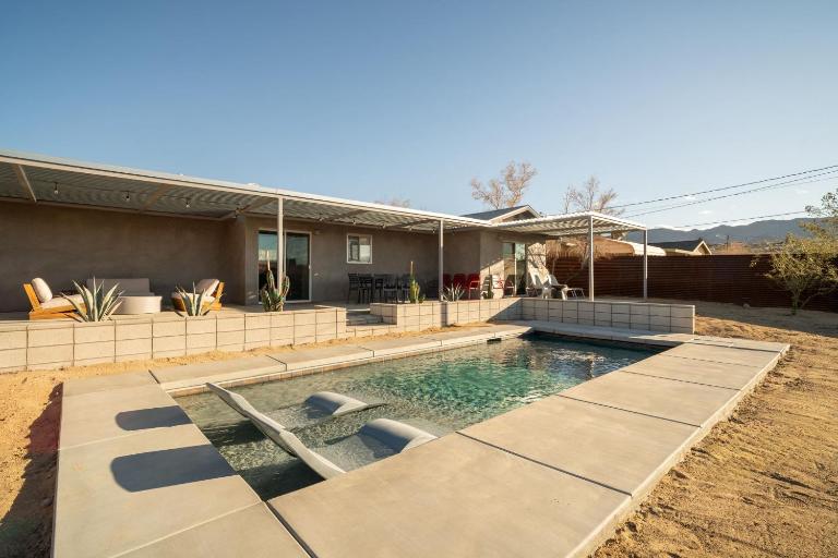 Hidden Valley Cottage - Modern Home in JT Hot Tub - B&B Joshua Tree