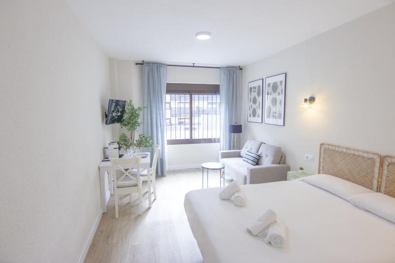 RentalSevilla Resitur IV - B&B Sevilla