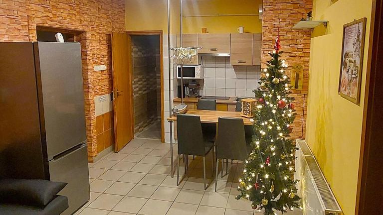 Holiday Apartman - B&B Mórahalom