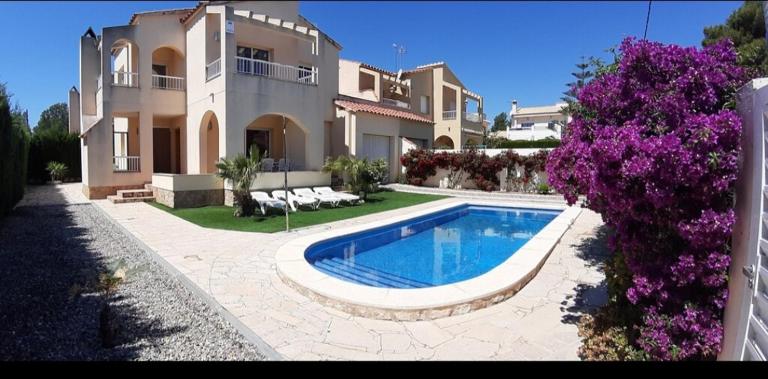 Villa Naomi - B&B Las Tres Cales