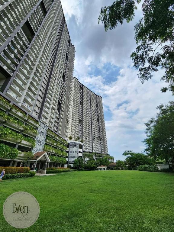 Zinnia Tower 2br condo with QC Cityview - Bed and Breakfast Manilla