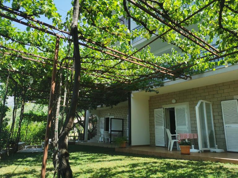Apartmani Rozić Zaostrog - Chambres d'hôtes Podaca