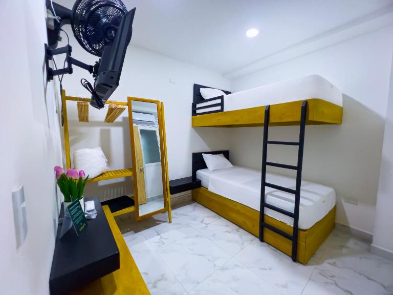 AMGE's - B&B Tumaco
