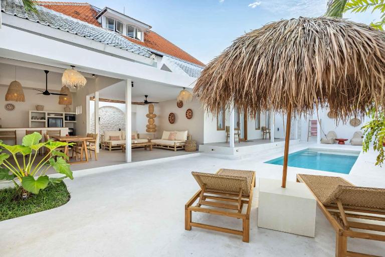 Casa Kokoon - NEW Bright & Quiet 2BR Mertanadi Seminyak with Private Pool and Parking - Chambres d'hôtes Seminyak