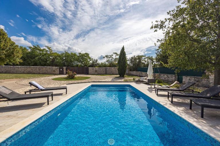 Villa San Antonio with Private Swimming Pool - Chambres d'hôtes Vodnjan