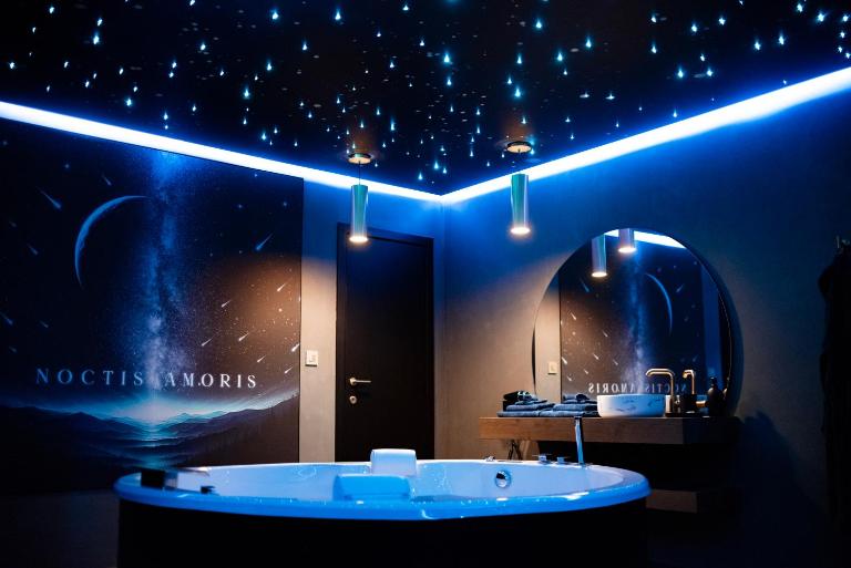 Noctis Amoris Suite Atypique Maizeret - Bed and Breakfast Samson