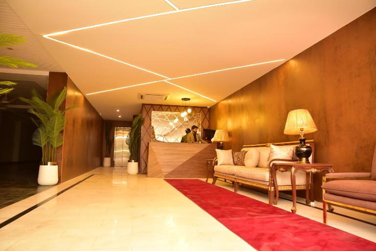 Tom's Luxury Hotel - B&B Peshawar