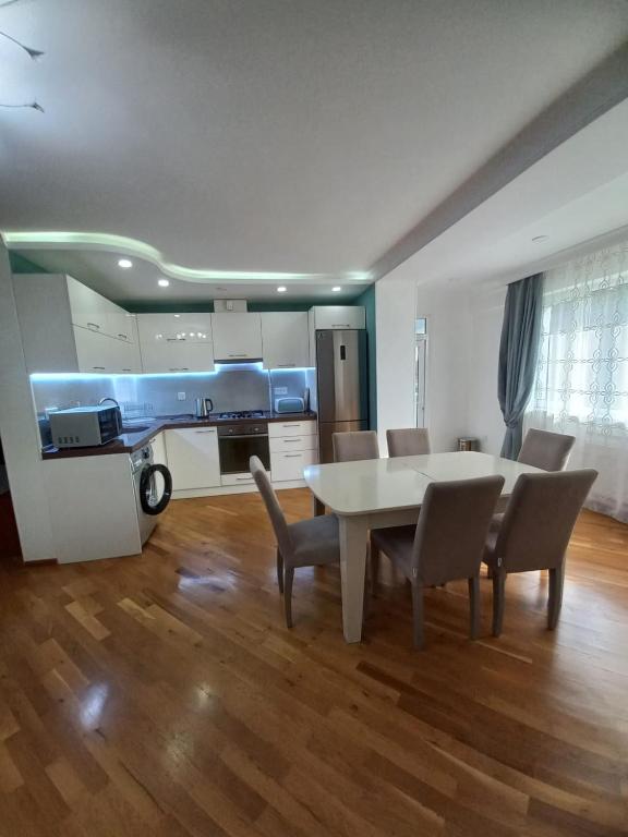 Sweet home in the center. - B&B Baku