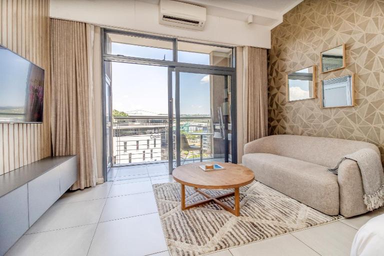 Urban Luxury at The Trilogy - Ferienwohnung Pretoria