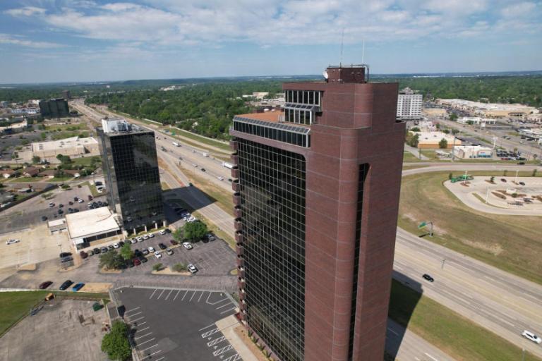 Modern Two Bedroom Apartment with City Views - Bed and Breakfast Tulsa