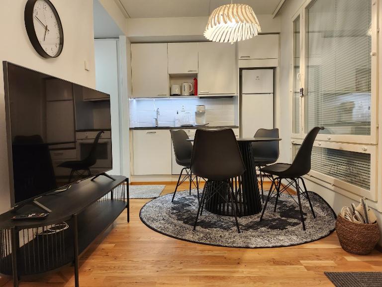 Nice and new apartment with own terrace and yard - Oulu, Limingantulli - B&B Oulu