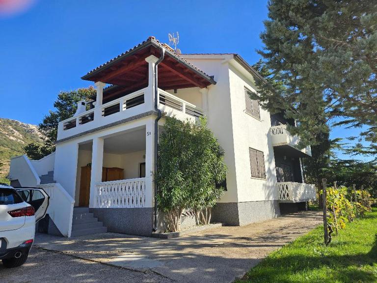 Apartman Ana - Ferienwohnung Draga Bašćanska