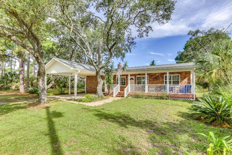 2 Mi to Mashes Sands Beach: Quiet Home w/ Dock! - B&B Panacea