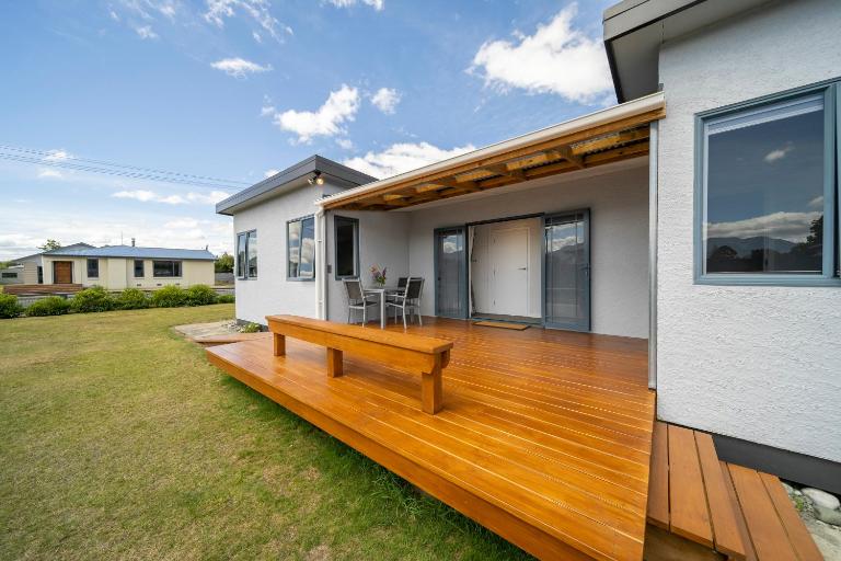 Fiordland Haven - Te Anau Holiday Home - B&B Te Anau